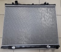 Радиатор охлаждения D4CB Sorento 02- A/T