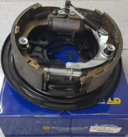 Щит тормозной Bongo III 2WD/1.4т задний правый в сборе